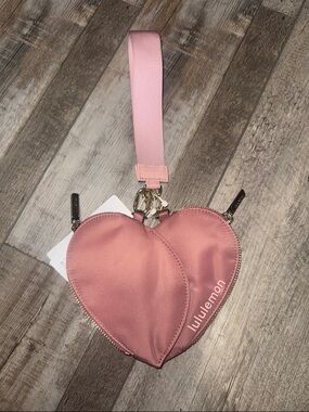 lululemon heart dual pouch wristlet